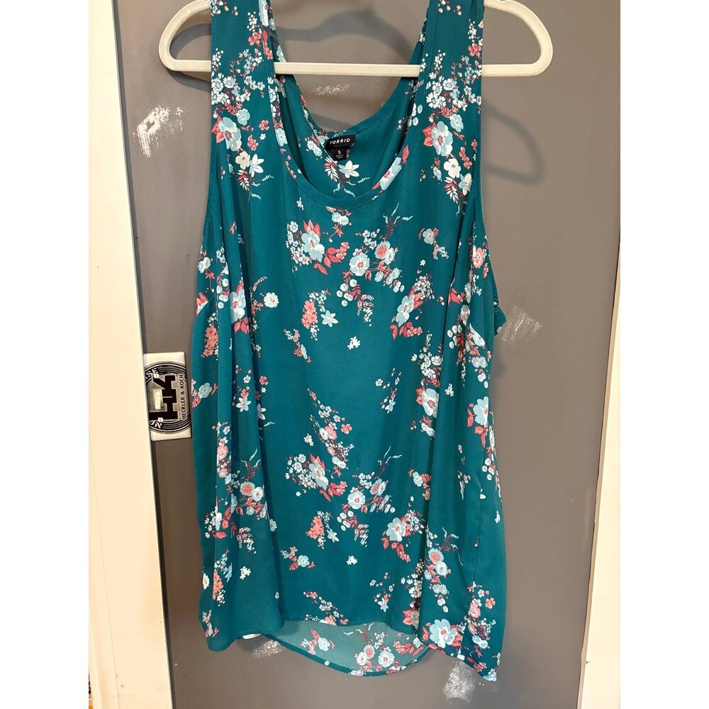Torrid size 5 blue turquoise floral blouse
